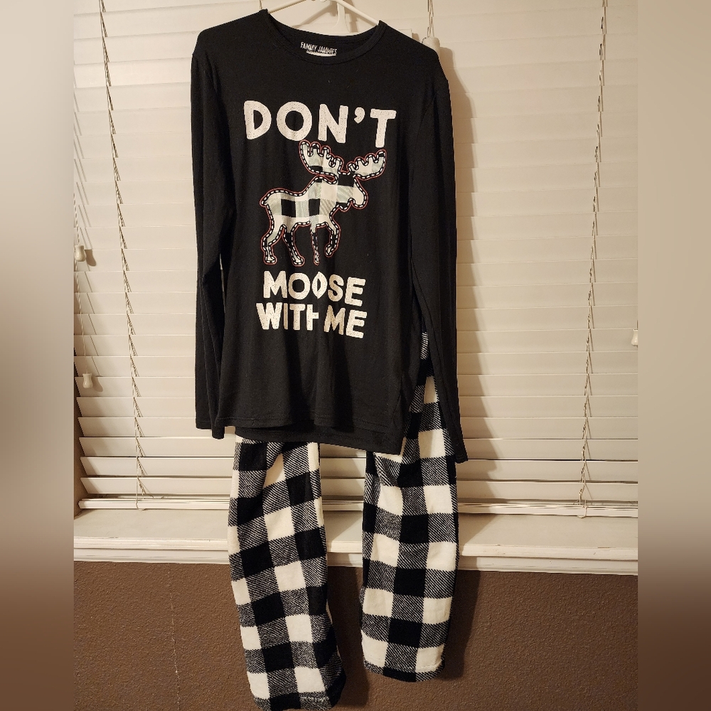 Black and White Moose Mens Pajamas